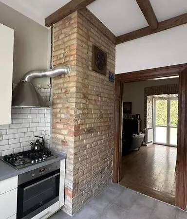 Cosy River View Flat *